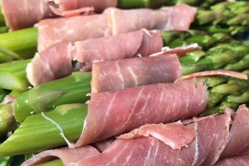 Asparagus wrapped in bacon