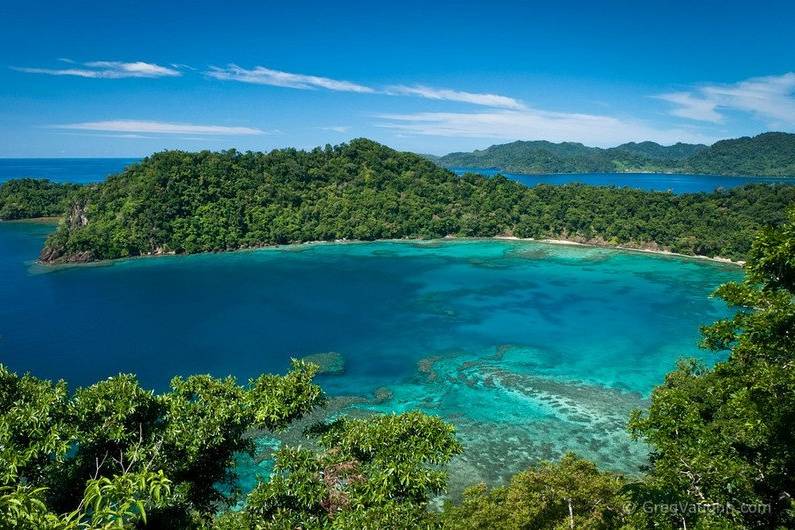 Horseshoe BayHorseshoe Bay, featured in '1000 Places To See Before You Die'. When you stay at Matangi, it can be your private escape.