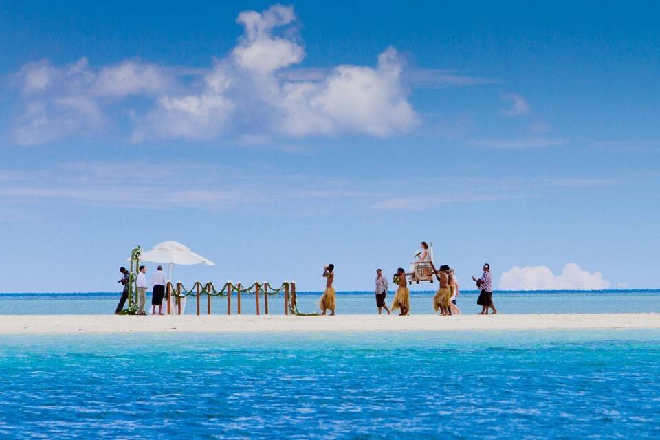 Lomani WeddingLomani is the ideal location for a romantic wedding. Couple's can be married on the beach or the offshore sand clay.