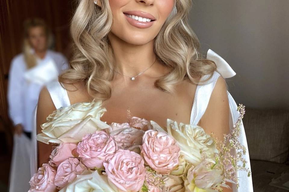 Wedding makeup and hairstyle m