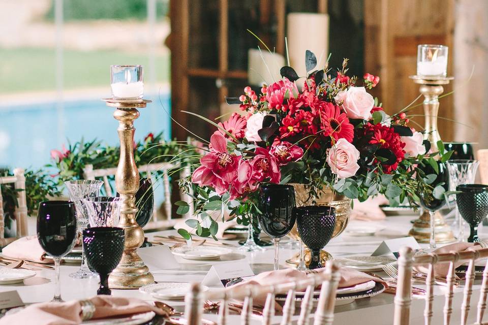 Red, black & gold centerpiece