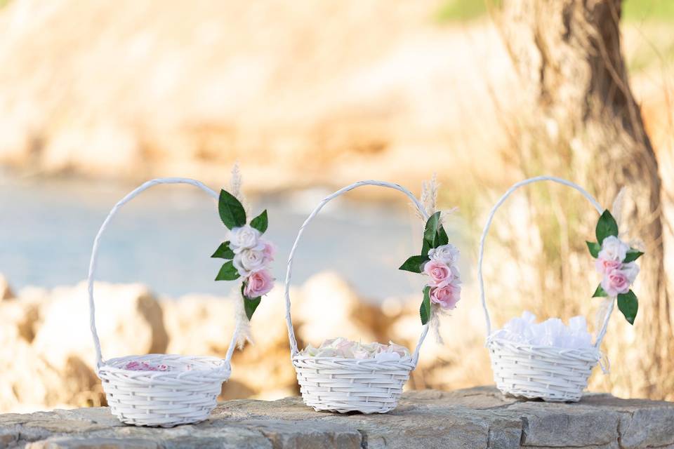 Rice and Rose petals