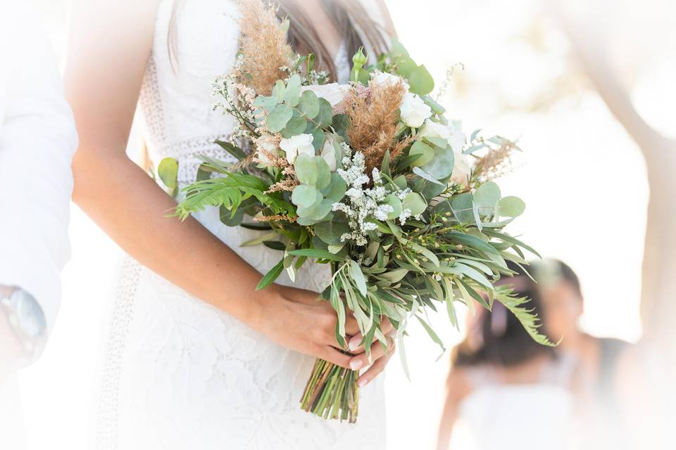 BouquCrete beach weddinget