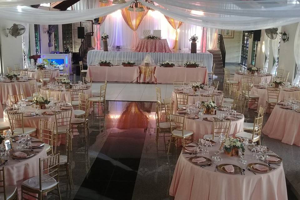 Lovely reception decor by JansDecor