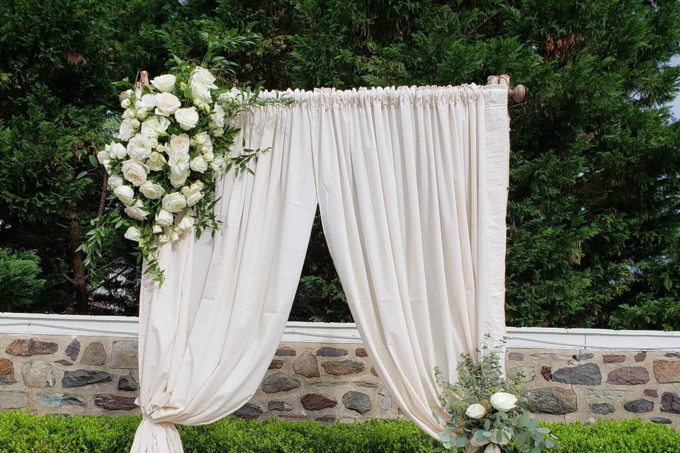 WEDDING ARCH RENTAL