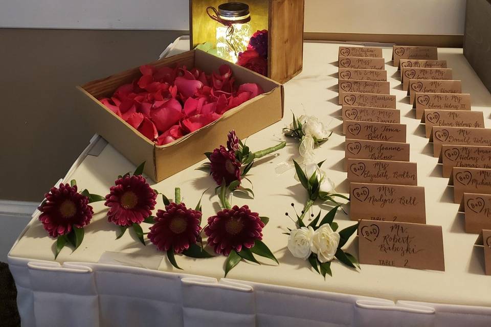 PLACE CARD TABLE