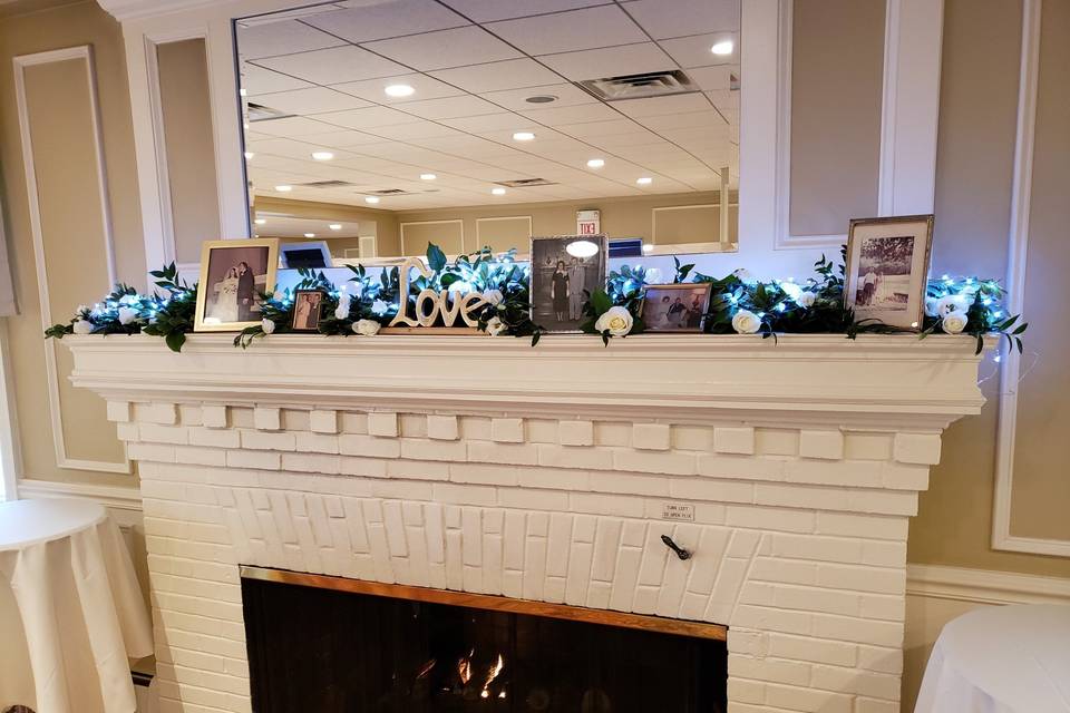 COCKTAIL ROOM MANTEL