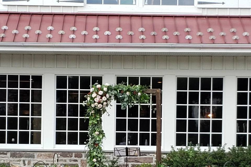 WEDDING ARCH RENTAL