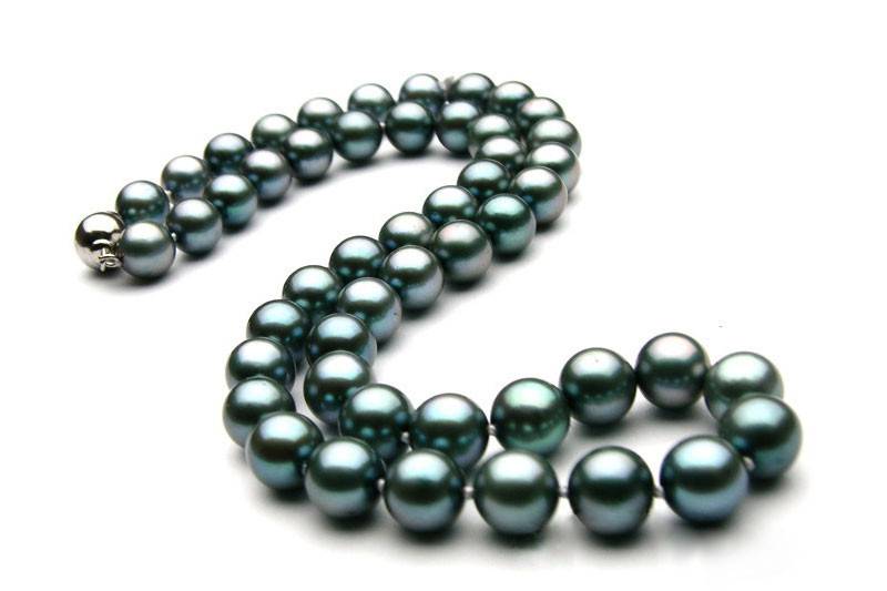 Tahitian South Sea Pearls are absolutely stunning! They can have the most beautiful hues ranging from silver to green! Whidbey Jeweler is certain to have the perfect style to match your wedding or everyday wear!