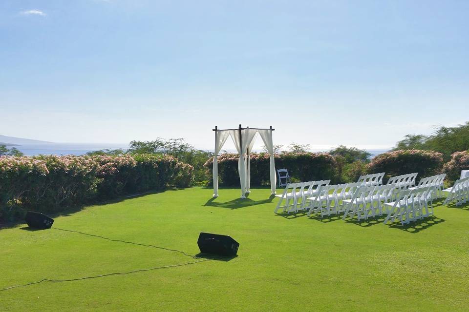 Typical set up for a ceremony at molokini lookout.