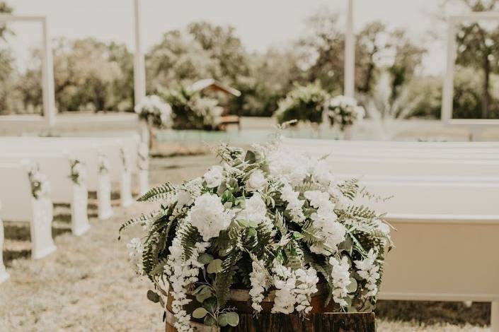 Outdoor Ceremony Decor