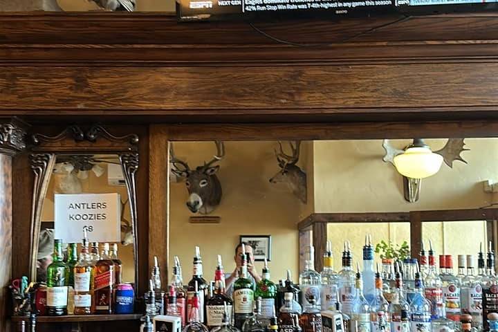 Antler's Cafe and Bar
