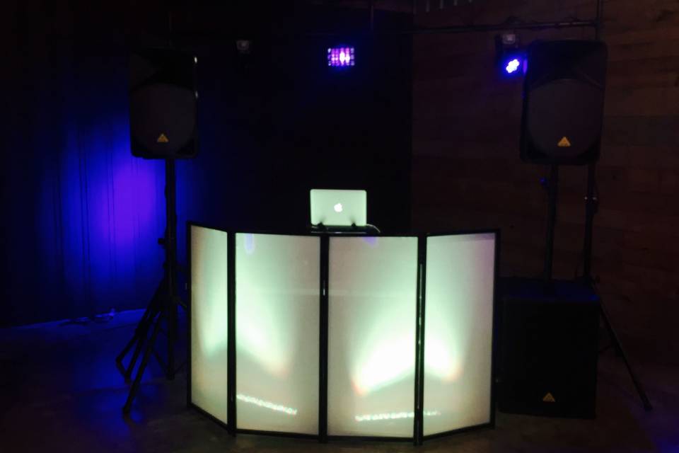 A basic wedding set up