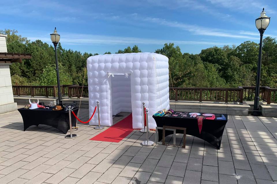 Outdoor LED Inflatable Set Up