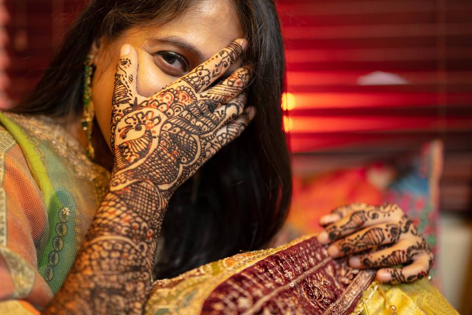 Henna hands and face