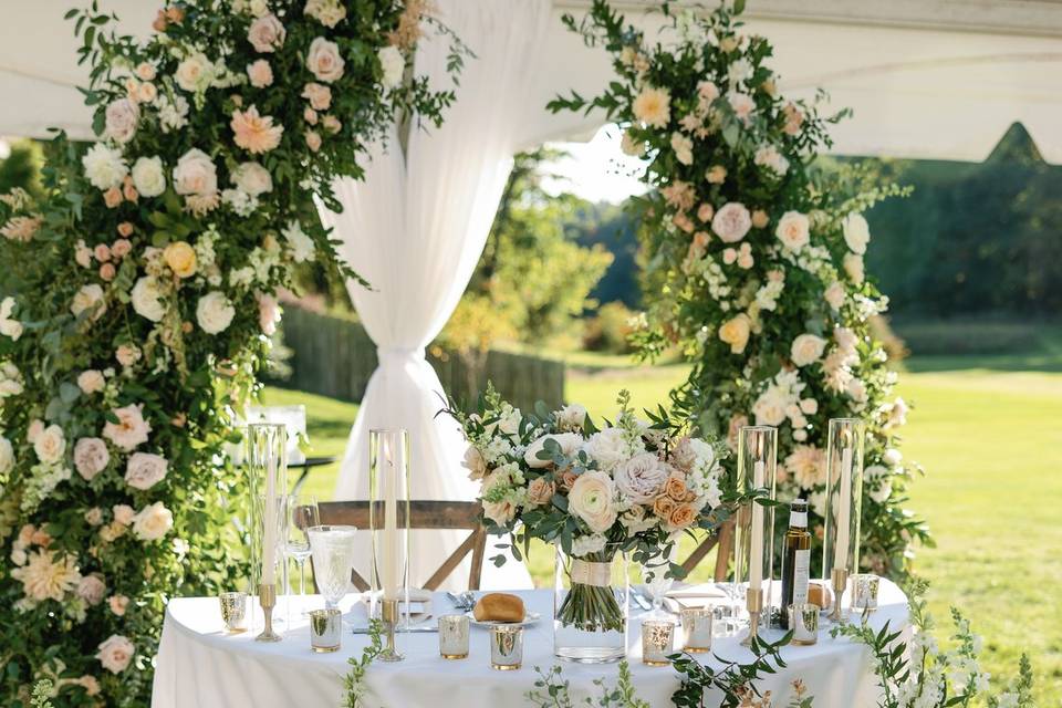 Sweetheart Table arch