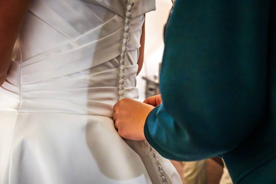 Lacing up the dress