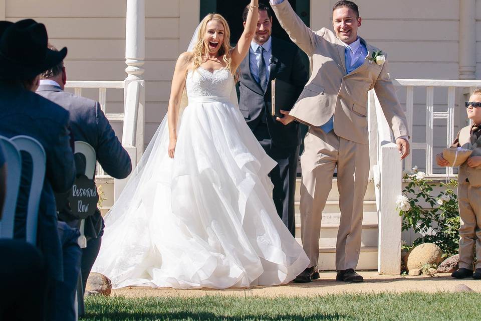 Newlyweds - Take Pics With Steph