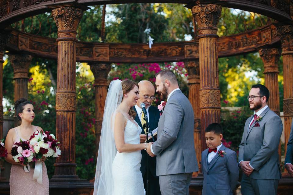 The wedding ceremony - Take Pics With Steph