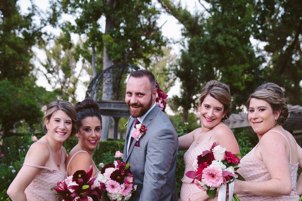 Fun photo with the groom - Take Pics With Steph