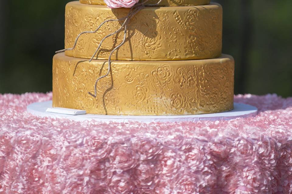 Cake by Sauer Cakes, LLC of Gahanna, Ohio. Irongate Equestrian Center - Inspiration Shoot. Organized by Carmen Hall of Forget Me Knot Photography with  Prema Designs-Wedding and Event Design. Image by Justina Roberts Photography.