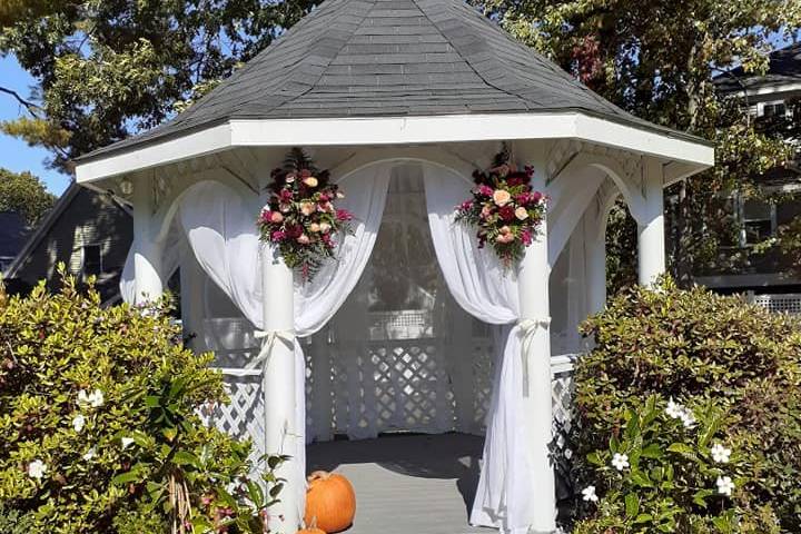 Gazebo Decor