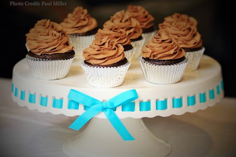 Charming Cupcakes & Cakery