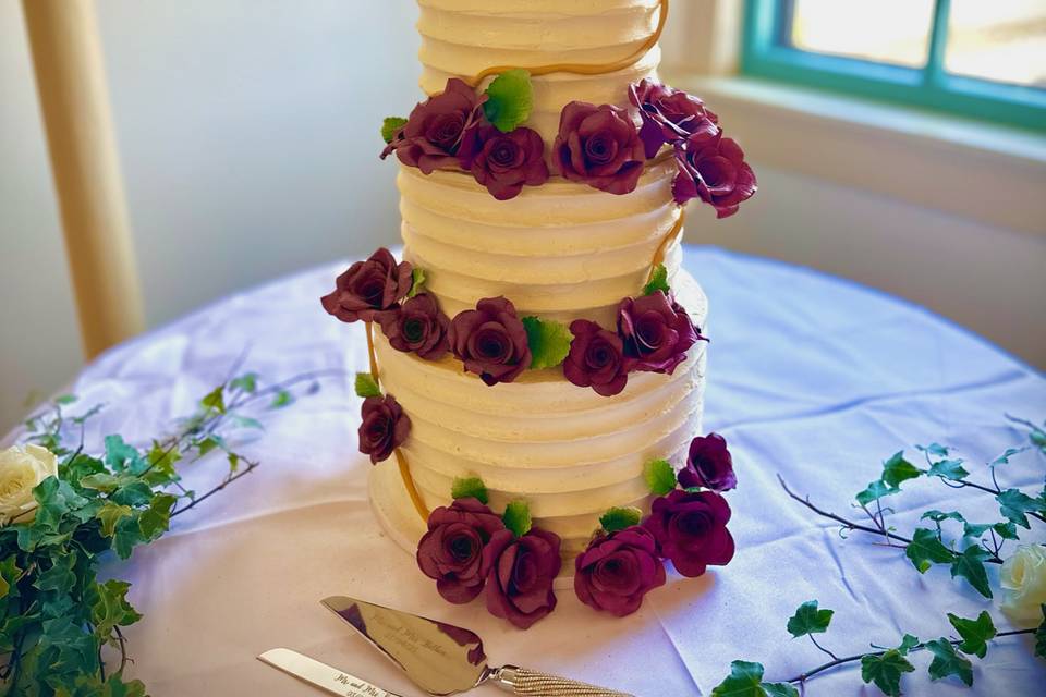 Sugar roses and buttercream