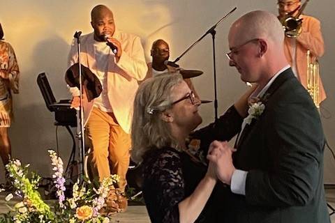 Rev. Shannon Wall, Joyful Weddings for All!