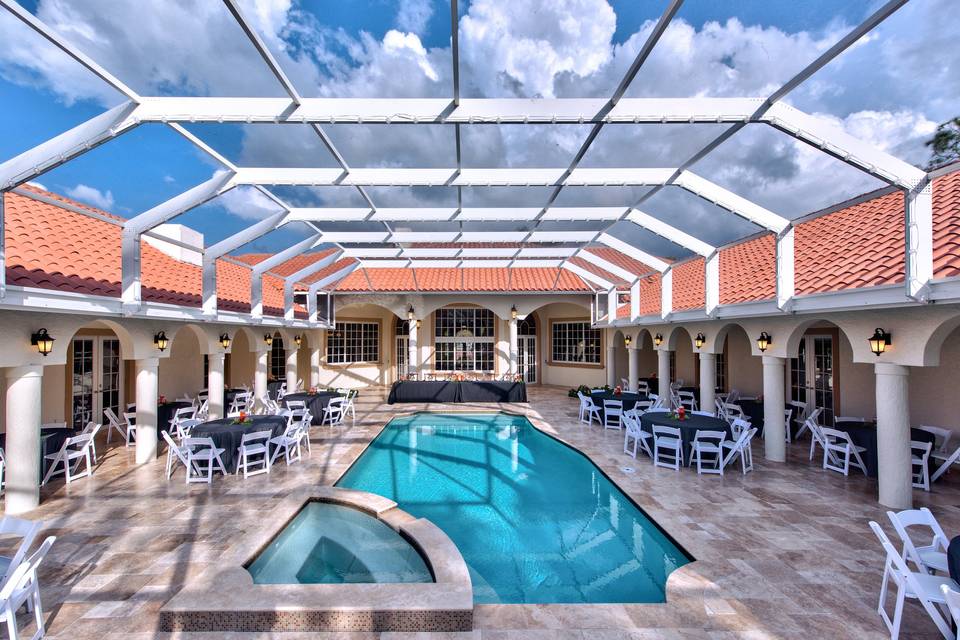 Luxurious Pool
