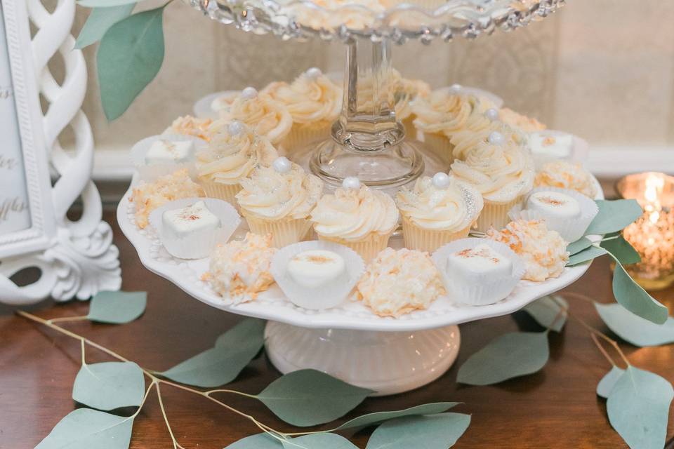 Wedding cupcakes