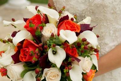 White and orange bouquet