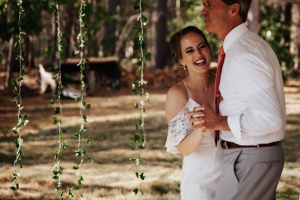 Father and Bride dance