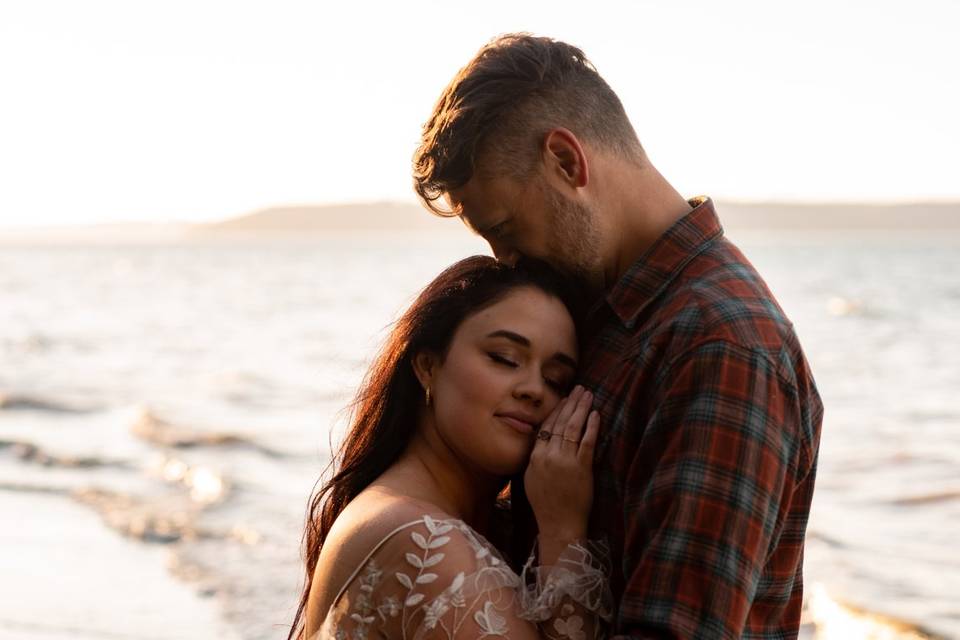 Pnw beach elopement