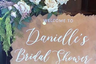 Acrylic bridal shower sign