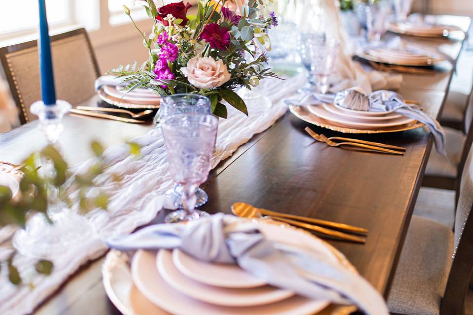 Summer Wildflower tablescape