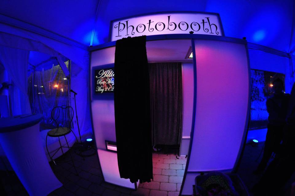LED Coney Island Styled Photo Station.