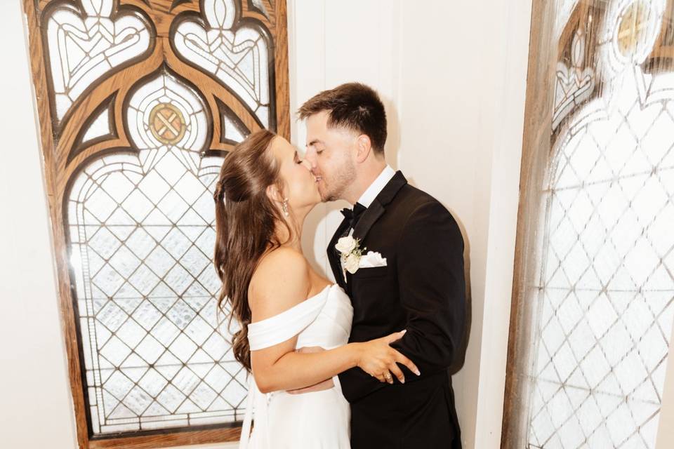 Just married! By Pixel Groves