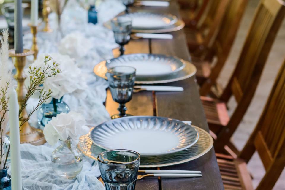 Blue and White Tablescape