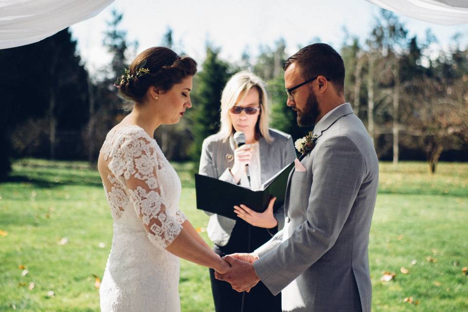 Vow renewal at Red Cedar Farm | Photo by  Fyrelite Photography