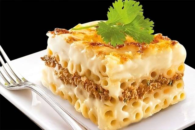 Pasta with béchamel sauce
