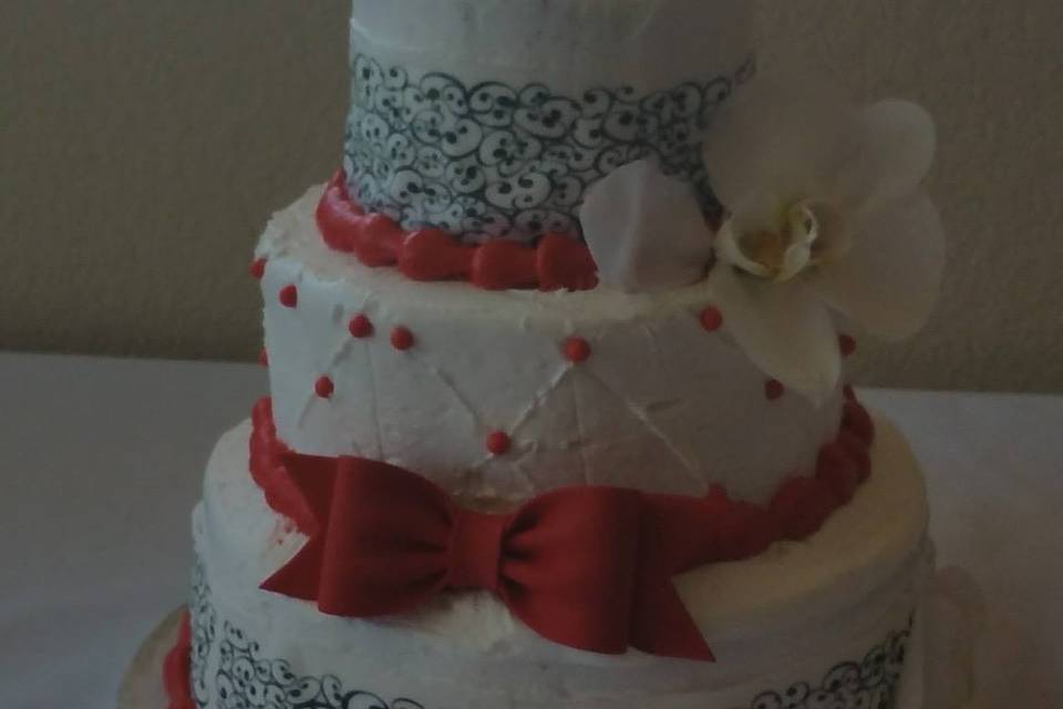 Multiple layered wedidng cake