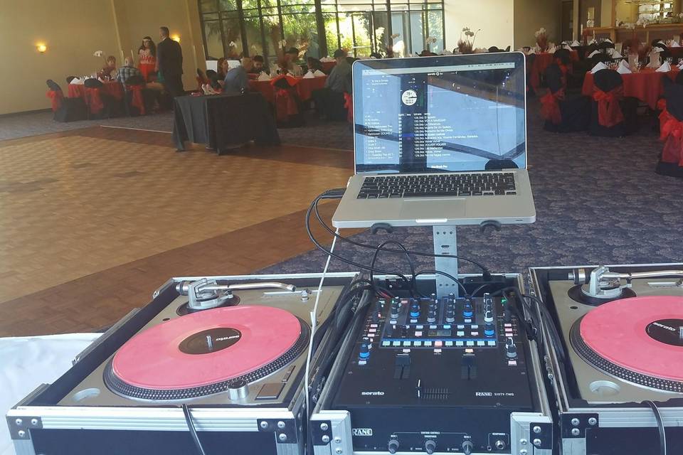 DJ mixer