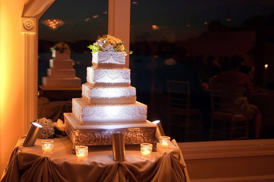 Cake lighting