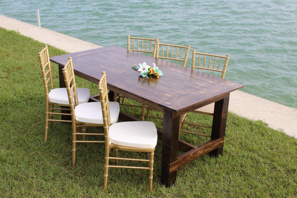 Chiavari chair and farm tables