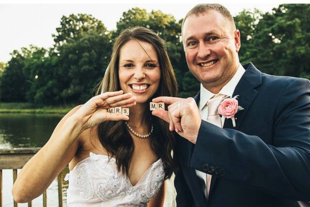 Holding scrabble tiles