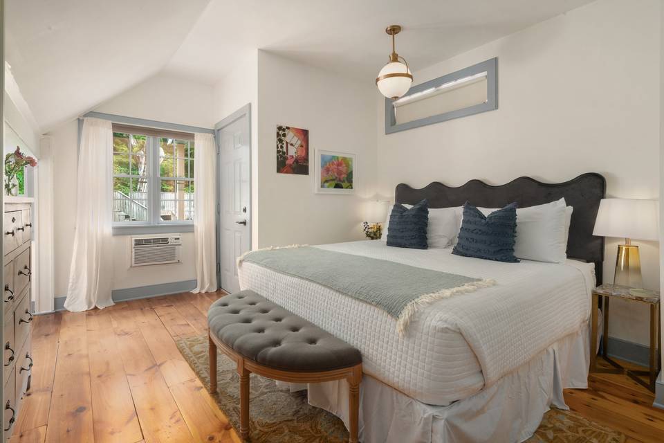 Room 9- Upper Lodge