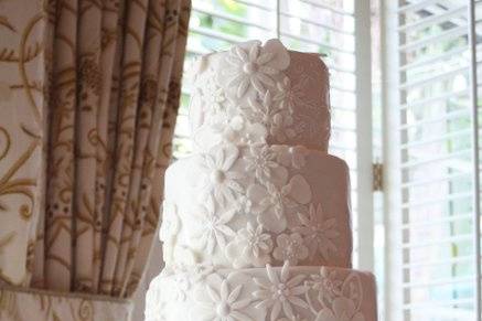 White Floral Applique Cake