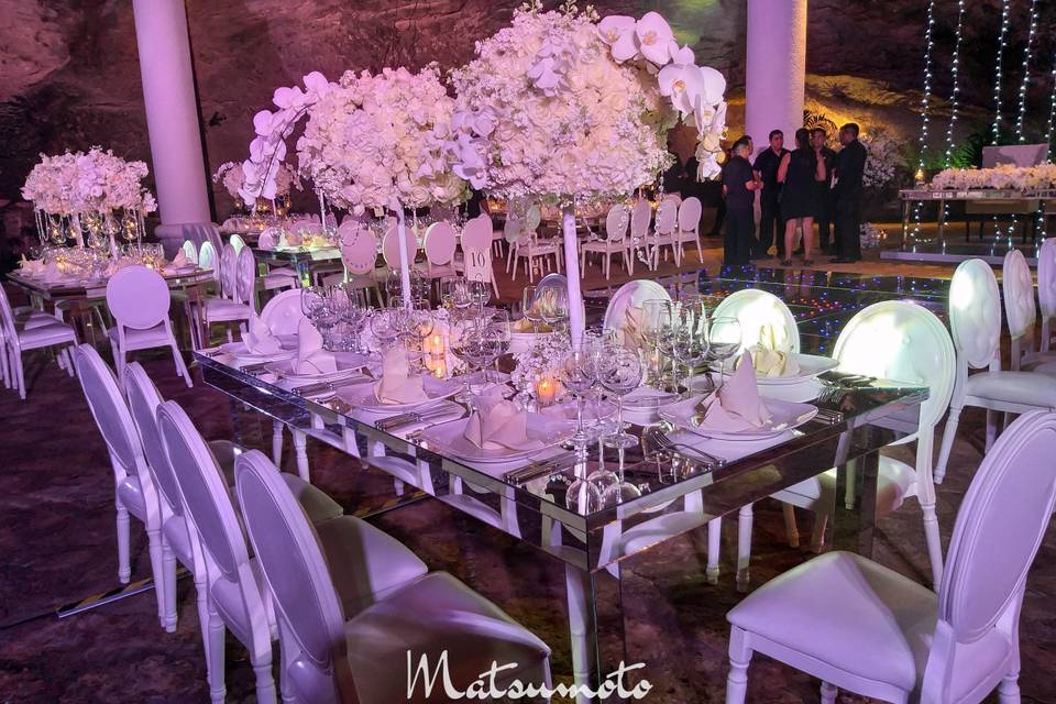 Mirror tables with orchid flow
