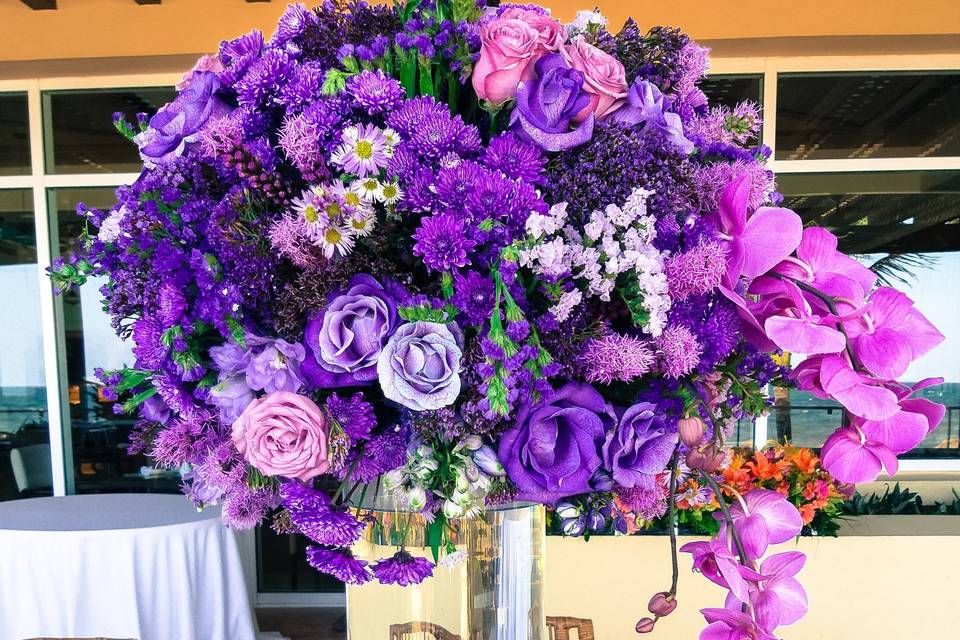 Centerpiece with orchid